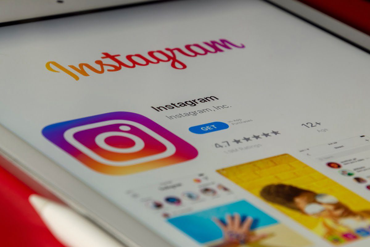 Instagram's New Feature Bookmark and Share Posts with Friends in Dedicated Space