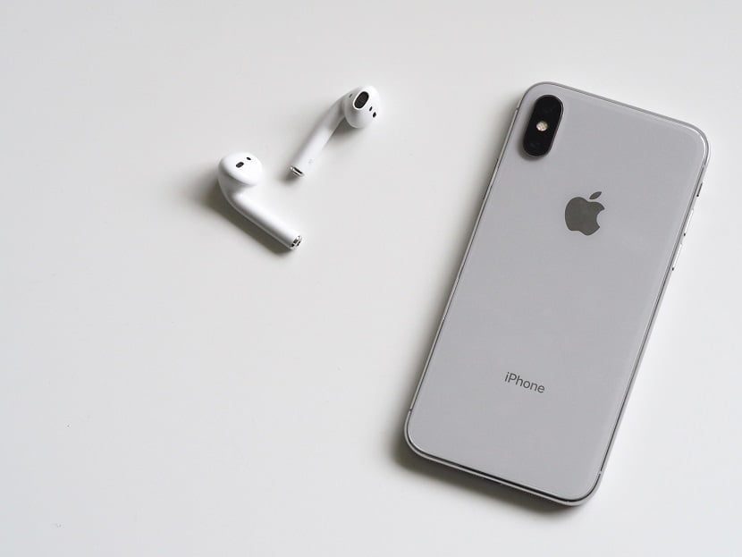 The Future of AirPods Apple Patented Interactive Display Case