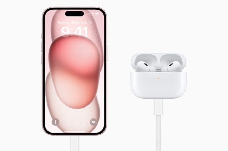 AirPods Pro 2 With USB-C Case to Lightning Adapter