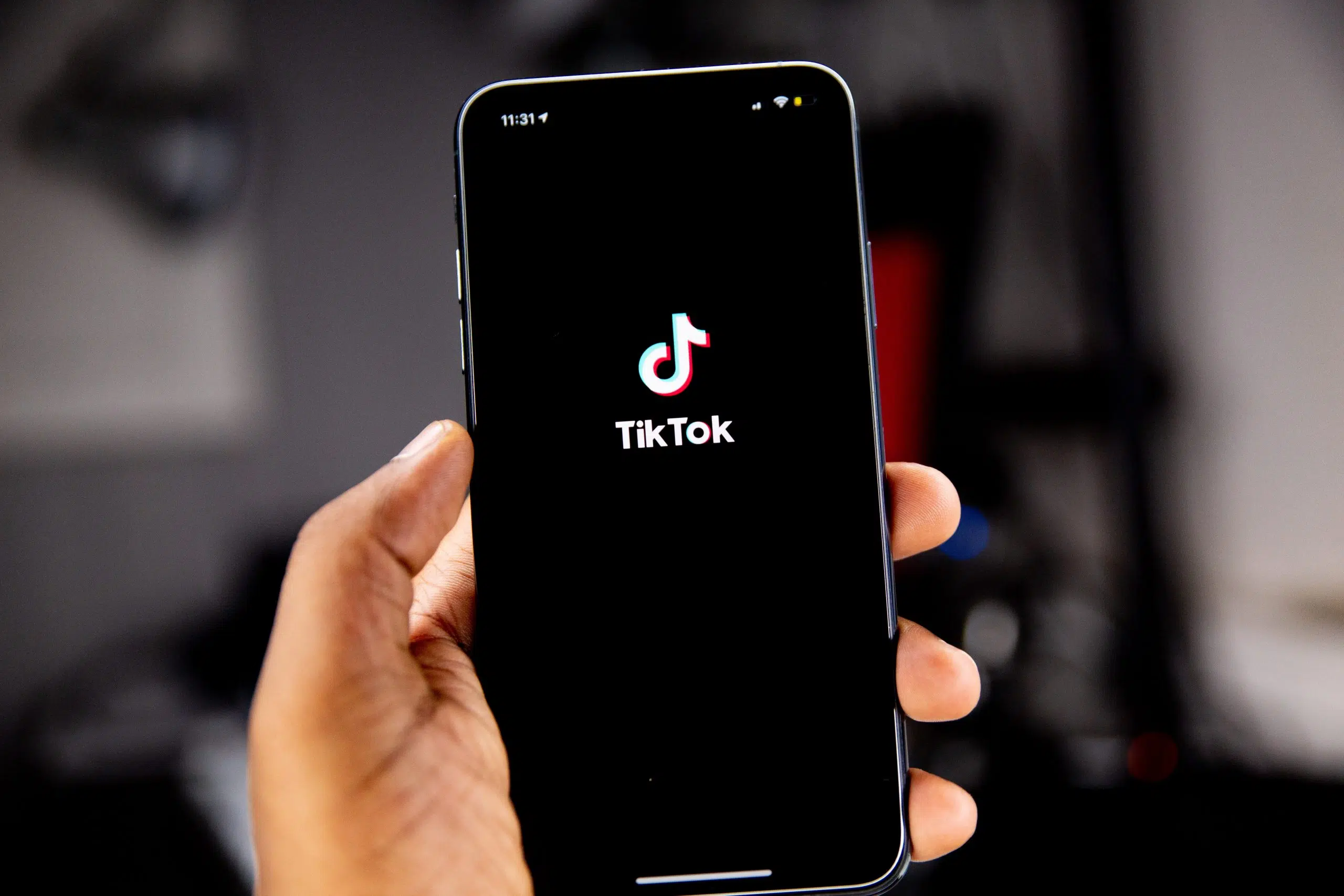 US Tells ByteDance to Sell TikTok or Be Banned