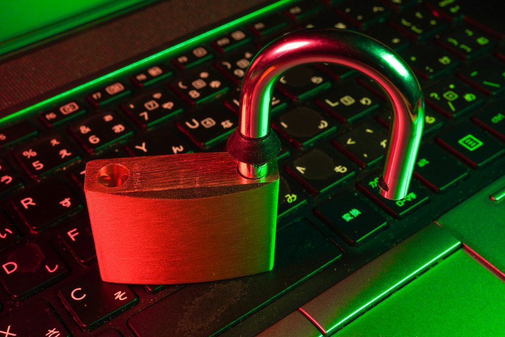 Facebook, Google at Risk After 16B Password Leak